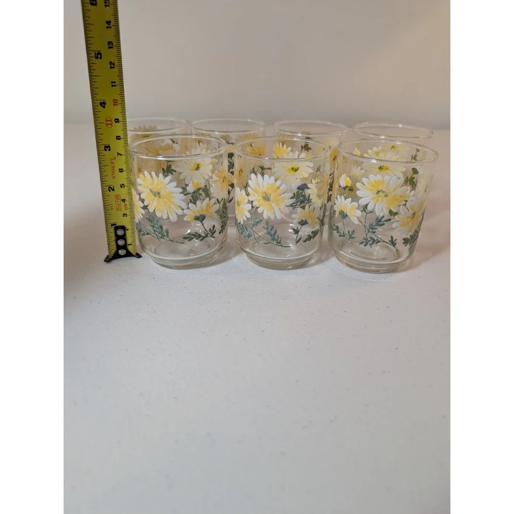 Vintage Libbey Daisy Floral 3 inch Mini Tumblers Set of 7 Flower Glasses